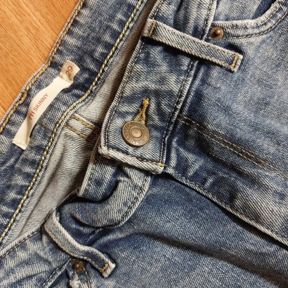 Levi 711 Skinny Jeans - Picture 2 of 5